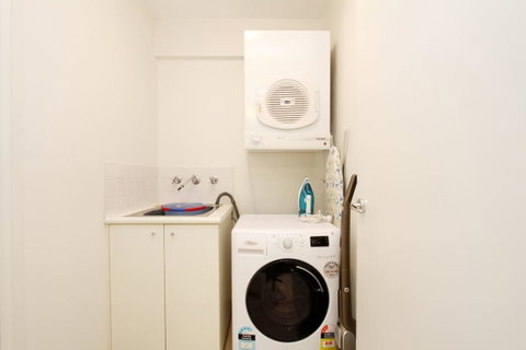 Waterfront Apartment On Sydney Harbour - Brisbane Tourism 9
