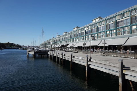 Waterfront Apartment On Sydney Harbour - Brisbane Tourism 11