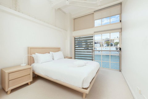 Waterfront Apartment On Sydney Harbour - Brisbane Tourism 0