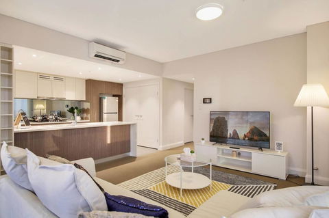 Stunning Sunset Water View 2BEDs On High Rises - Tourism Brisbane 1