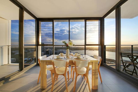 Stunning Sunset Water View 2BEDs On High Rises - Tourism Brisbane 15