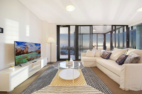 Stunning Sunset Water View 2BEDs On High Rises - Tourism Brisbane 5