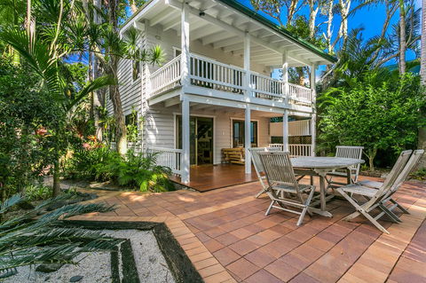 A Beach House At Byron - Tourism Brisbane 7