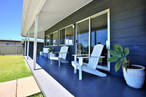 Glory @ Culburra - Absolute Beachfront - Pet & Family Friendly - Brisbane Tourism 19