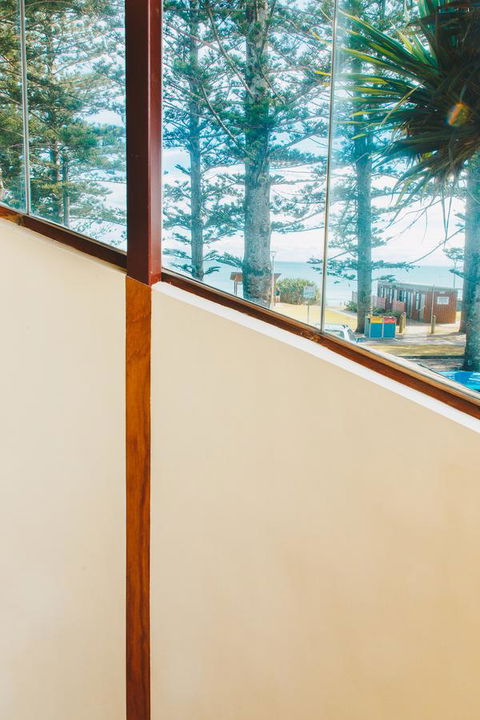 Beach Hotel Resort - Tourism Brisbane 34