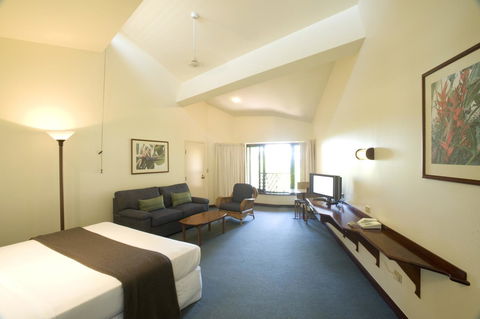 Beach Hotel Resort - Tourism Brisbane 24