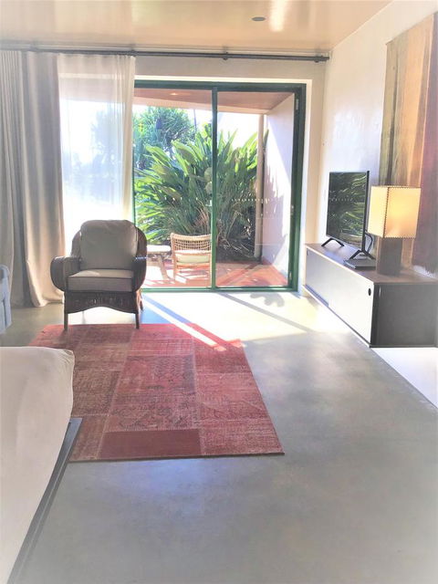 Beach Hotel Resort - Tourism Brisbane 12