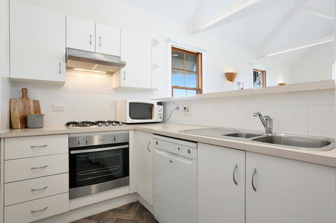 Bellevue Accommodation - Tourism Brisbane 1