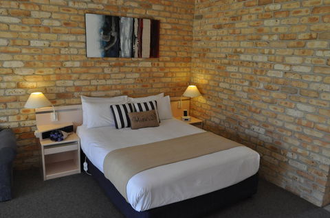 Mollymook Surfbeach Motel & Apartments - Tourism Brisbane 4