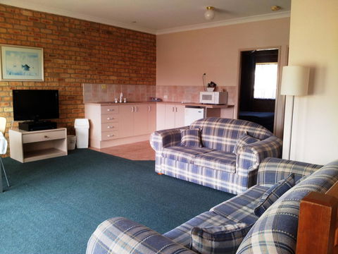 Mollymook Surfbeach Motel & Apartments - Tourism Brisbane 40