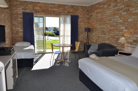 Mollymook Surfbeach Motel & Apartments - Tourism Brisbane 1