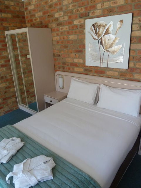 Mollymook Surfbeach Motel & Apartments - Tourism Brisbane 12