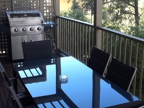 Villa De Saran Located Within Cypress Lakes - Tourism Brisbane 9