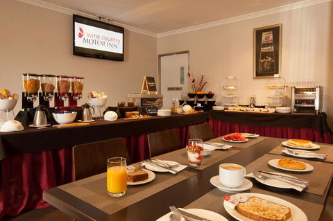 Wine Country Motor Inn - Tourism Brisbane 8