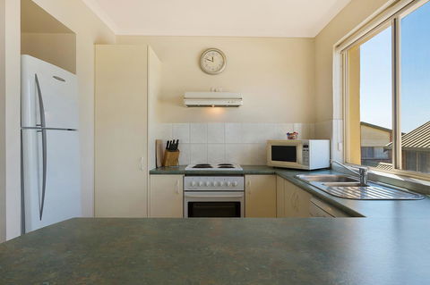 Baywatch Apartments Merimbula - Tourism Brisbane 18