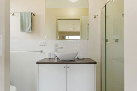 Baywatch Apartments Merimbula - Tourism Brisbane 12