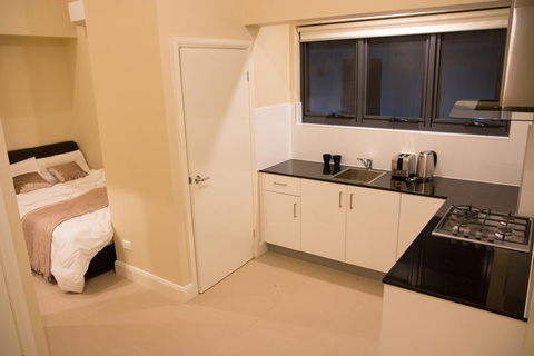 T&M HOUSE - Brisbane 4u 20