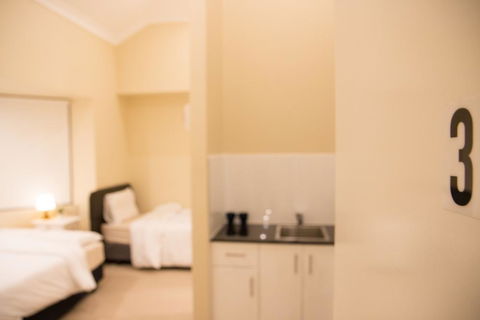 T&M HOUSE - Brisbane 4u 16