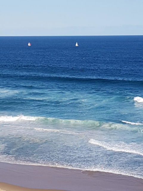 Arena Luxury Beachfront Apartment - Tourism Brisbane 21
