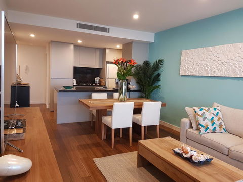 Arena Luxury Beachfront Apartment - Tourism Brisbane 39