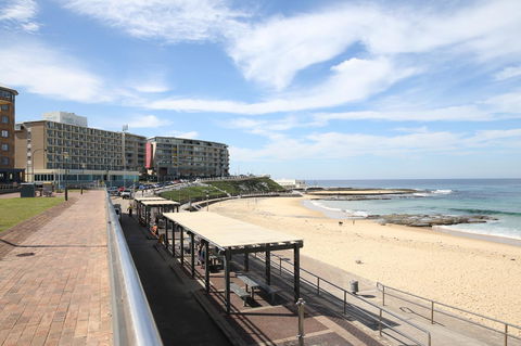 Arena Luxury Beachfront Apartment - Tourism Brisbane 32