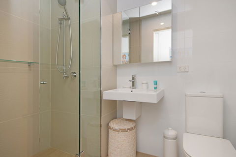 Arena Luxury Beachfront Apartment - Tourism Brisbane 42