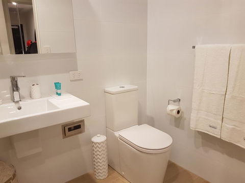 Arena Luxury Beachfront Apartment - Tourism Brisbane 30