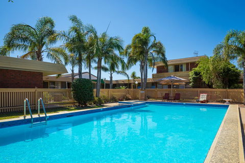 Kalindo Merimbula - Tourism Brisbane 0