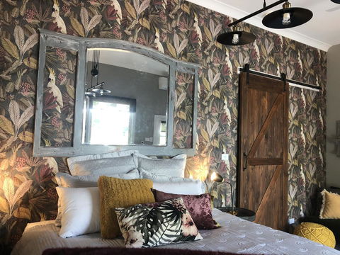 Chanticleer Gardens Barn Cottage With A Pool - Tourism Brisbane 20