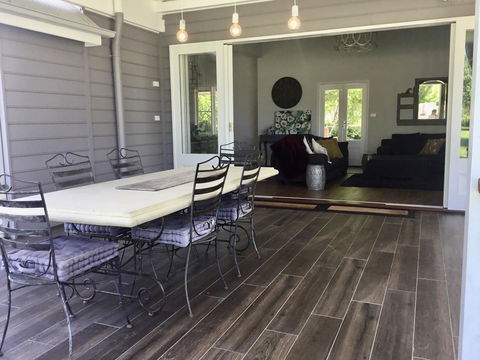 Chanticleer Gardens Barn Cottage With A Pool - Tourism Brisbane 12