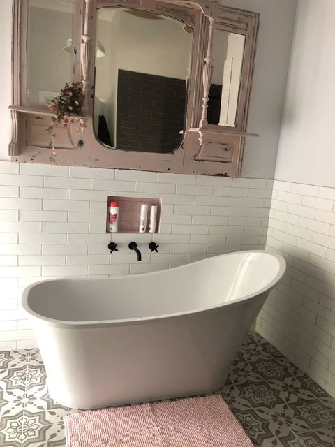 Chanticleer Gardens Barn Cottage With A Pool - Tourism Brisbane 32