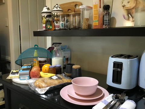 Chanticleer Gardens Barn Cottage With A Pool - Tourism Brisbane 38