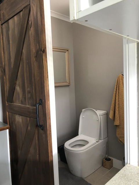 Chanticleer Gardens Barn Cottage With A Pool - Tourism Brisbane 21