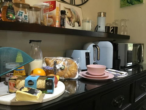 Chanticleer Gardens Barn Cottage With A Pool - Tourism Brisbane 39