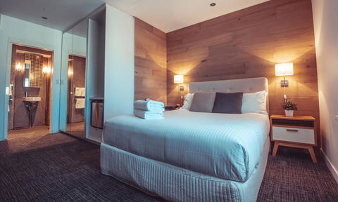 Crown Hotel Surry Hills - Brisbane Tourism 13