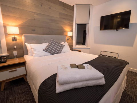 Crown Hotel Surry Hills - Brisbane Tourism 2