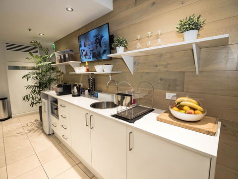 Crown Hotel Surry Hills - Brisbane Tourism 4