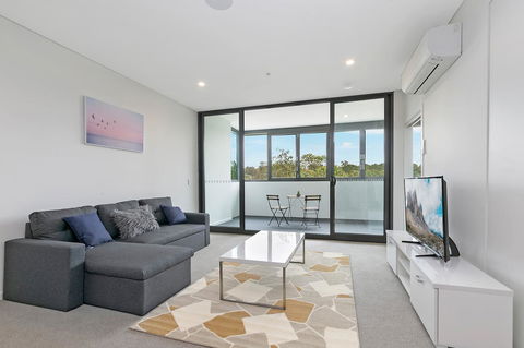 Stylish And Neat Two Bed Apartment In Wentworth Point - Tourism Brisbane 0