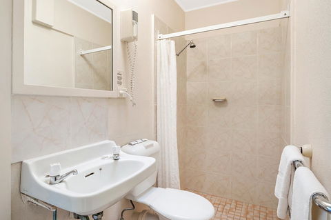 Black Dolphin Resort Motel & Apartments - Tourism Brisbane 17