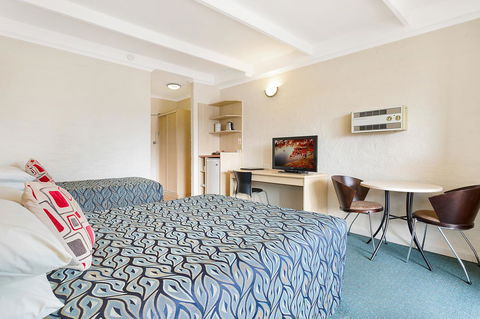 Black Dolphin Resort Motel & Apartments - Tourism Brisbane 10