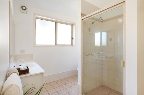 Black Dolphin Resort Motel & Apartments - Tourism Brisbane 3