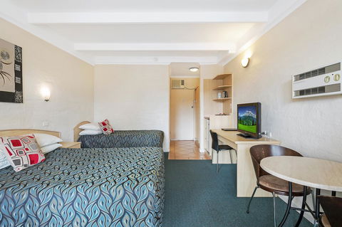 Black Dolphin Resort Motel & Apartments - Tourism Brisbane 12