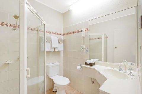 Black Dolphin Resort Motel & Apartments - Tourism Brisbane 11