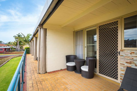 Black Dolphin Resort Motel & Apartments - Tourism Brisbane 8