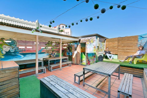 Mad Monkey Downtown - Brisbane Tourism 11