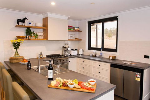Belisi Farmstay Cottage - Tourism Brisbane 4