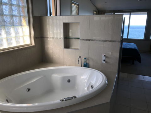 OceanScape Luxury Beachfront Villas - Tourism Brisbane 5