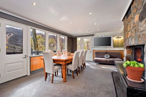 Pure Chalet Thredbo - Brisbane Tourism 16