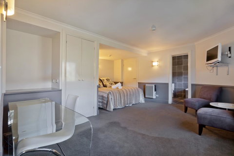 Pure Chalet Thredbo - Brisbane Tourism 11