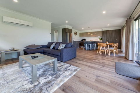 Horizons Retreat & Golf, Villa 133 - Tourism Brisbane 3